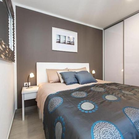 Bleu Villa - Three Bedroom Villa With Balcony And City View Дубровник Экстерьер фото