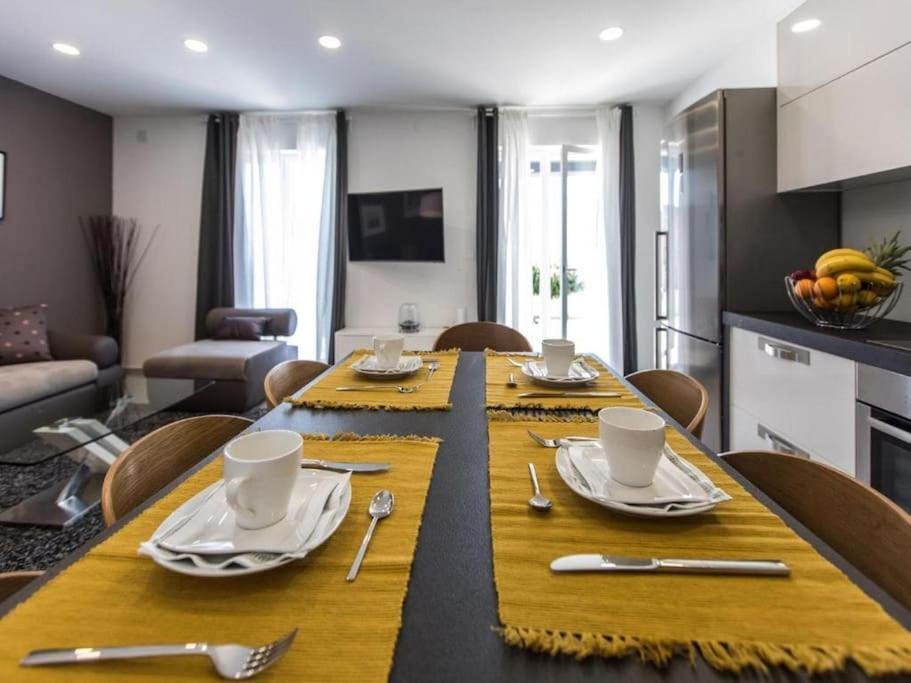 Bleu Villa - Three Bedroom Villa With Balcony And City View Дубровник Экстерьер фото