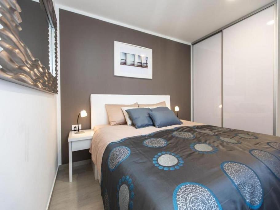 Bleu Villa - Three Bedroom Villa With Balcony And City View Дубровник Экстерьер фото