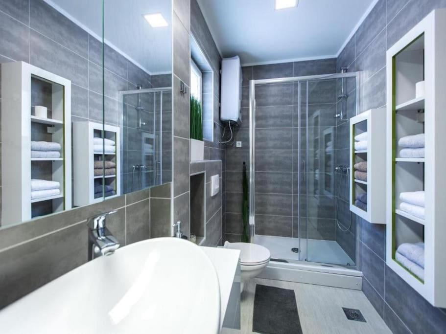 Bleu Villa - Three Bedroom Villa With Balcony And City View Дубровник Экстерьер фото